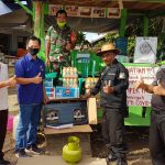 Anggota Dewan Kutim Kajan Lahang Bantu Warga Terdampak Covid-19, Bagikan Masker dan Tabung Gas