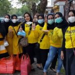 Berpakaian Serba Kuning, Komunitas Reality Runners Happy Bagikan 1.200 Paket Takjil di Simpang Plaza Rapak