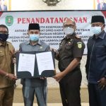 DPRD dan Kejari Kutim Teken MoU Bantuan Hukum