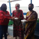 Jumat Berkah, Safaruddin Bagikan Makanan untuk Wong Cilik Terdampak Pandemi