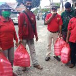 Jumat Berkah Bersama Safaruddin, Door to Door Bagikan Makanan ke Warga Balikpapan