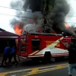 Sebuah Rumah Terbakar di Desa Tepian Batang, Uang Rp85 Juta di Dalam Kaleng Berhasil Diselamatkan