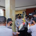 Polres Paser Salurkan Bantuan untuk Korban Banjir Kutim
