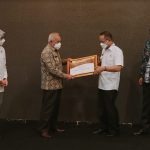 Pemkot Samarinda Terima Penghargaan LP2D dari Kementerian Pertanian, Diserahkan Gubernur Isran Noor dalam Rakor Sinkronisasi Pembangunan Pangan, Tanaman Pangan, dan Holtikultura Se-Kaltim