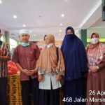 Smakenza Bagikan 350 Paket Sembako untuk Guru Honorer hingga Warga Sekitar