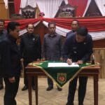 APBD Samarinda 2023 Disetujui Rp3,9 Triliun, Wali Kota  Beri Sinyal Honor Guru dan Gaji Non ASN Ditingkatkan