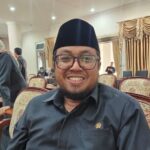 Ikhwan Antasari &nbsp;Prihatin Murid SDN 008 Batu Engau Belajar di Luar Kelas