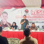 Reses H Haris di Klandasan Ulu, Warga Keluhkan Lahanya Diklaim Pemkot
