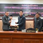 Dewan Sampaikan 9 Catatan LKPj Bupati Paser 2022