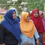 Wabup Masitah Kunjungi Desa Muara Paser Sekaligus Menyerahkan Bantuan