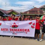 Dukung Palestina, Ely Hartati Bersama Pemuda Tenggarong Bagikan Semangka di Arena CFD