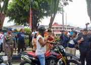 Sambut Hari Kemerdekaan, Pemkot Balikpapan Bagikan 7.000 Bendera Merah Putih