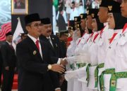 Kukuhkan 39 Anggota Paskibraka, Wali Kota Rahmad Mas’ud Ajak  Jaga Kehormatan dan Martabat Bangsa