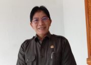 Siswanto Soroti Maraknya Parkir Sembarangan di Bahu Jalan Gajah Mada Klandasan Ilir