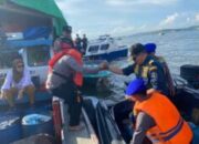 Personel Satuan Polairud Polresta Balikpapan Bantu Evakuasi  Kapal Feri KMP Muchlisa