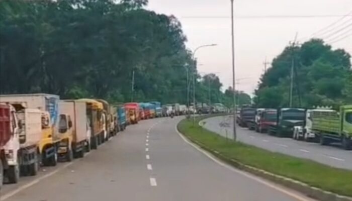 Antrean Solar Semrawut di SPBU KM 15 Balikpapan, DPRD Desak Penertiban untuk Cegah Konflik